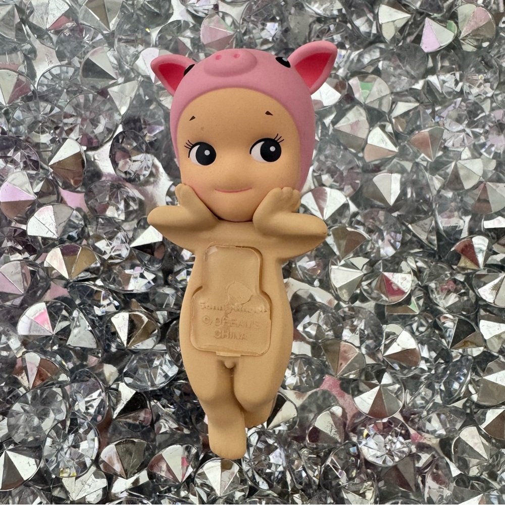 Sonny angel hipper pig piglet Adorable Pink Piglet stick on belly.